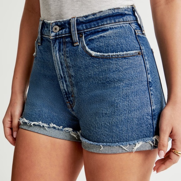 Abercrombie Curve Love High Rise Mom Short 28 - Picture 1 of 2